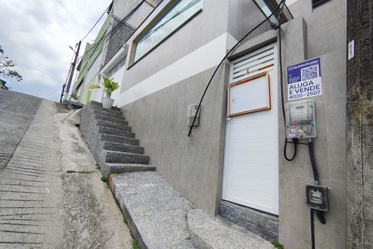 Fachada de casa de condomínio à venda com 1 quarto, 45m² em Taquara, Rio de Janeiro