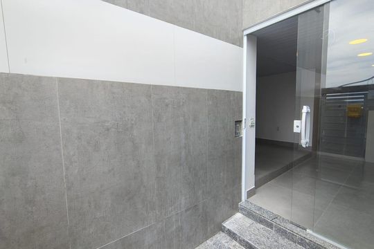 Entrada - Sala/Quarto de casa de condomínio à venda com 1 quarto, 45m² em Taquara, Rio de Janeiro