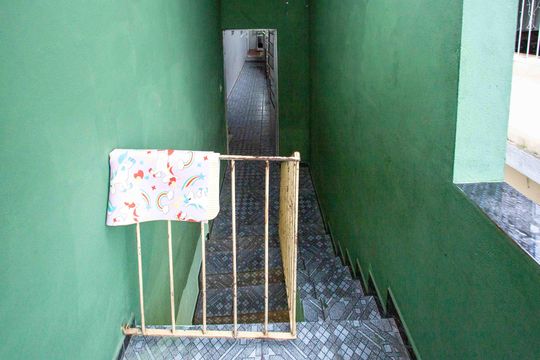 Escada de casa à venda com 7 quartos, 504m² em Vila Nogueira, Diadema