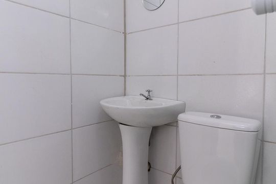 Banheiro Social de kitnet/studio para alugar com 1 quarto, 35m² em Jardim Popular, São Paulo