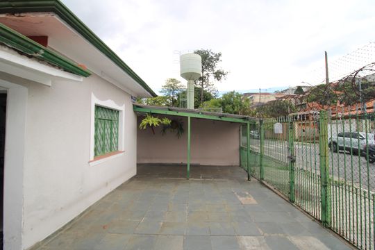 Garagem de casa para alugar com 2 quartos, 80m² em Vila Vitorio Mazzei, São Paulo