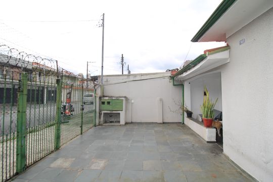 Garagem de casa para alugar com 2 quartos, 80m² em Vila Vitorio Mazzei, São Paulo