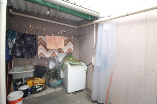 Área de Serviço de casa para alugar com 2 quartos, 80m² em Vila Vitorio Mazzei, São Paulo