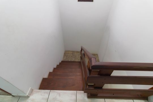 Escada de casa à venda com 3 quartos, 286m² em Cidade Líder, São Paulo