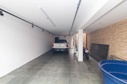 Garagem de casa à venda com 3 quartos, 286m² em Cidade Líder, São Paulo