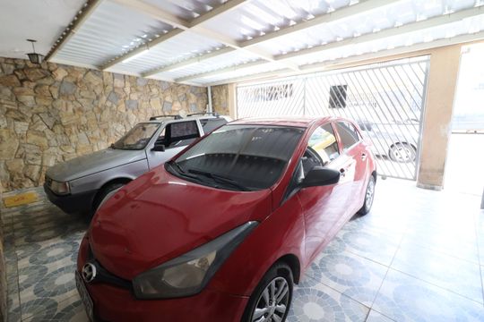 Garagem de casa à venda com 4 quartos, 279m² em Pestana, Osasco