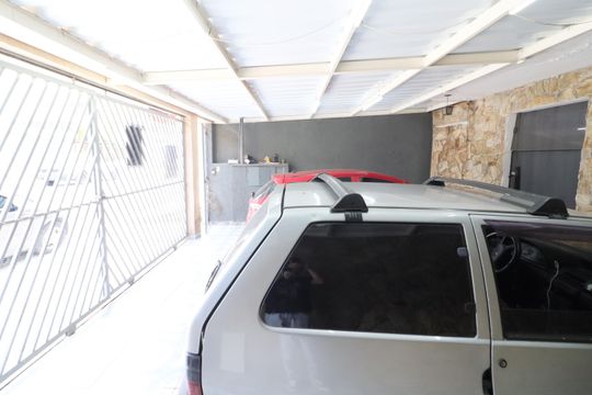 Garagem de casa à venda com 4 quartos, 279m² em Pestana, Osasco