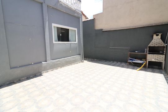 Quintal de casa à venda com 4 quartos, 279m² em Pestana, Osasco