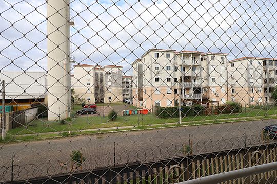 Sacada Vista de apartamento à venda com 3 quartos, 67m² em Humaitá, Porto Alegre