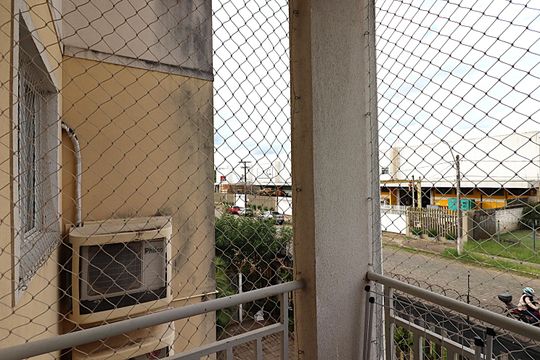 Sacada de apartamento à venda com 3 quartos, 67m² em Humaitá, Porto Alegre