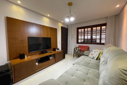 Sala de casa à venda com 3 quartos, 165m² em Jardim das Vertentes, São Paulo