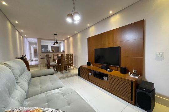 Casa à venda com 3 quartos, 165m² em Jardim das Vertentes, São Paulo