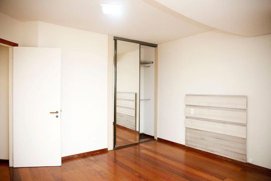 Quarto 3 de apartamento à venda com 4 quartos, 300m² em Menino Deus, Porto Alegre