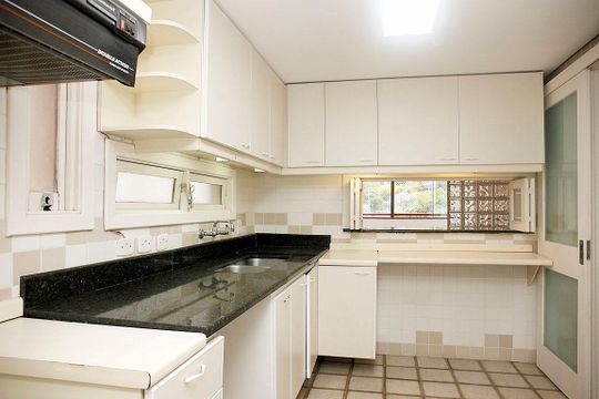 Cozinha de apartamento à venda com 4 quartos, 300m² em Menino Deus, Porto Alegre