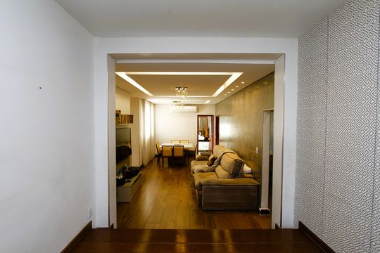 Sala de casa à venda com 3 quartos, 150m² em Calafate, Belo Horizonte