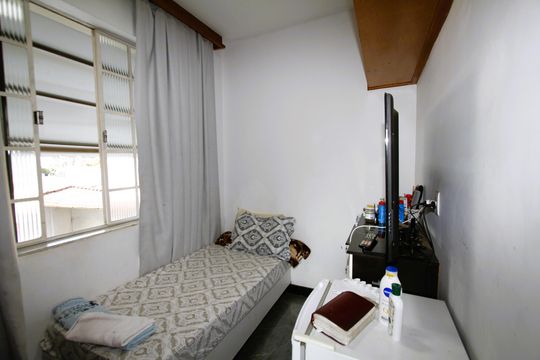 Quarto de Serviço de casa à venda com 3 quartos, 150m² em Calafate, Belo Horizonte