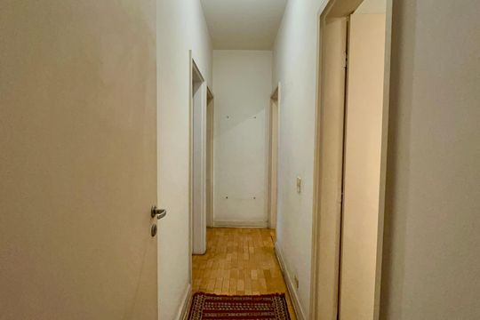Corredor de apartamento à venda com 3 quartos, 180m² em Jardim Paulista, São Paulo