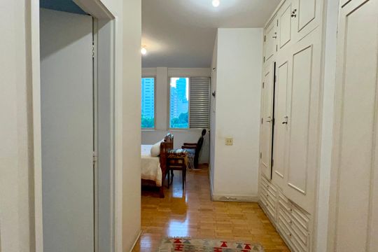 Suite de apartamento à venda com 3 quartos, 180m² em Jardim Paulista, São Paulo