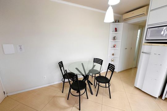 Sala de apartamento para alugar com 1 quarto, 70m² em Jurerê, Florianópolis