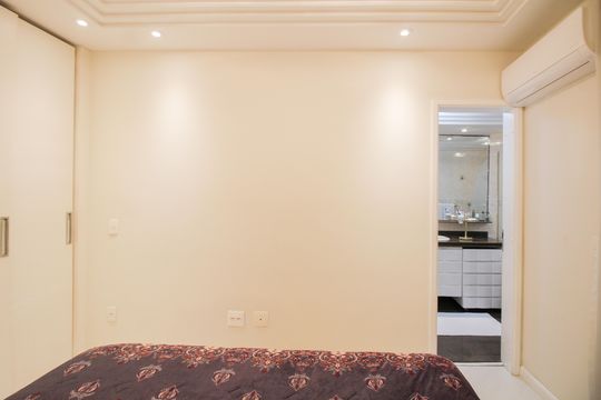 Suíte 1 de apartamento à venda com 4 quartos, 168m² em Vila Regente Feijó, São Paulo