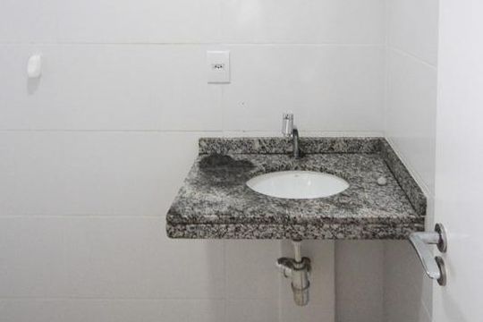 Banheiro Social de apartamento à venda com 2 quartos, 42m² em Vila Alpina, São Paulo