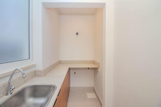 Cozinha e Área de Serviço de apartamento à venda com 2 quartos, 73m² em Independência, Porto Alegre