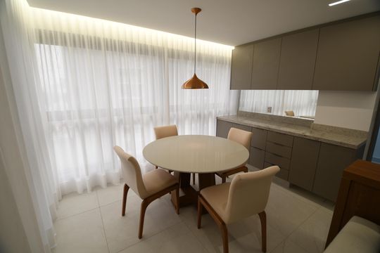 Sala de apartamento à venda com 1 quarto, 55m² em Nova Campinas, Campinas