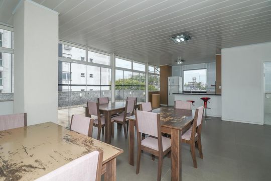 Área comum - Salão de festas de apartamento à venda com 1 quarto, 49m² em Passo da Areia, Porto Alegre
