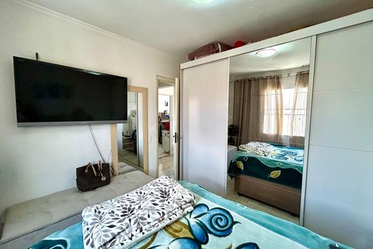 Quarto 1 de apartamento à venda com 2 quartos, 60m² em Jardim Vila Galvao, Guarulhos