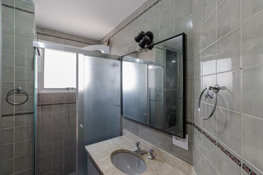 Banheiro Social de apartamento para alugar com 1 quarto, 57m² em Vila Olímpia, São Paulo