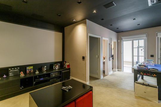 Sala de TV de casa de condomínio à venda com 3 quartos, 300m² em Indianópolis, São Paulo