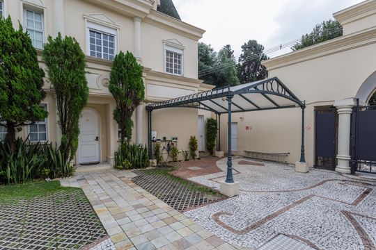 Fachada de casa de condomínio à venda com 3 quartos, 300m² em Indianópolis, São Paulo