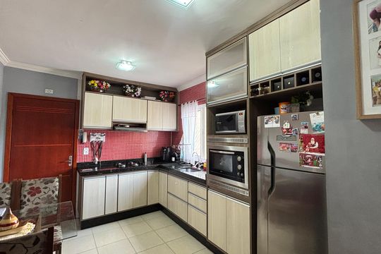 Sala/Cozinha de apartamento à venda com 2 quartos, 76m² em Jardim Marek, Santo André