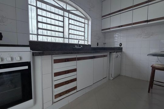 Cozinha de casa à venda com 4 quartos, 250m² em Jardim Nova Europa, Campinas