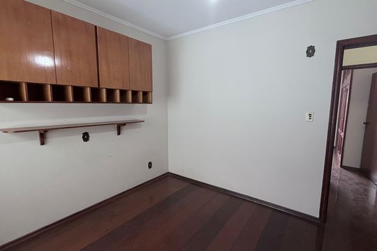 Quarto 3 de casa à venda com 4 quartos, 250m² em Jardim Nova Europa, Campinas