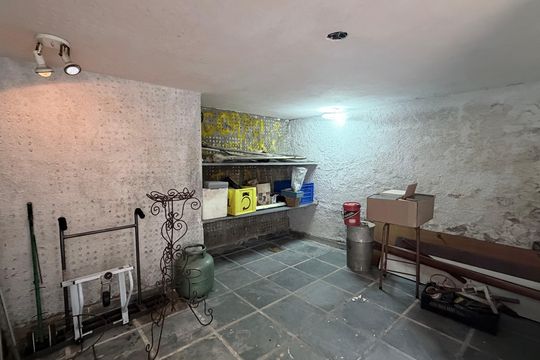 Porão 1 de casa à venda com 4 quartos, 250m² em Jardim Nova Europa, Campinas
