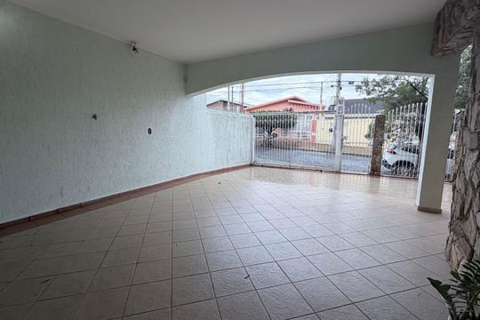 Garagem de casa à venda com 4 quartos, 250m² em Jardim Nova Europa, Campinas