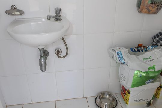 Banheiro externo de casa à venda com 4 quartos, 787m² em Alto da Lapa, São Paulo