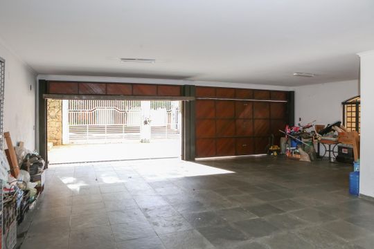 Garagem de casa à venda com 4 quartos, 787m² em Alto da Lapa, São Paulo
