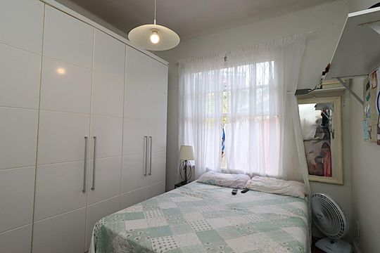   Suíte 2 de casa à venda com 4 quartos, 300m² em Três Figueiras, Porto Alegre