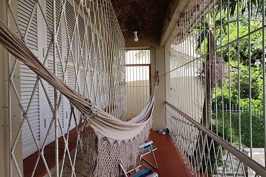 Sacada de casa à venda com 4 quartos, 300m² em Três Figueiras, Porto Alegre