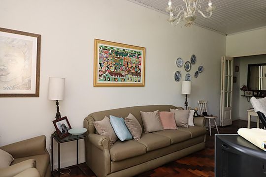 Casa à venda com 4 quartos, 300m² em Três Figueiras, Porto Alegre