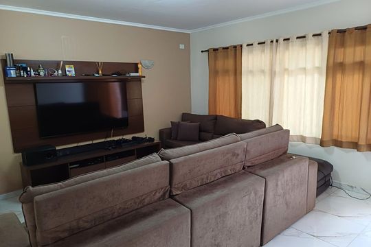 Casa para alugar com 3 quartos, 170m² em Vila Salete, São Paulo