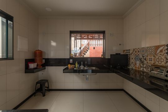 Cozinha de casa à venda com 5 quartos, 200m² em Itatiaia, Belo Horizonte