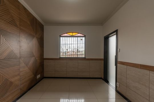 Sala de casa à venda com 5 quartos, 200m² em Itatiaia, Belo Horizonte