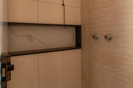 Banheiro de Serviço de casa à venda com 5 quartos, 200m² em Itatiaia, Belo Horizonte