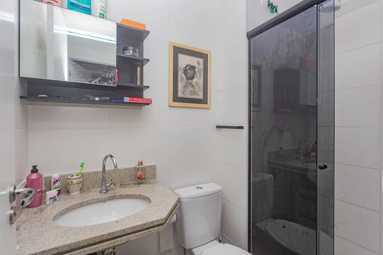 Banheiro de apartamento para alugar com 2 quartos, 42m² em Vila Água Funda, São Paulo