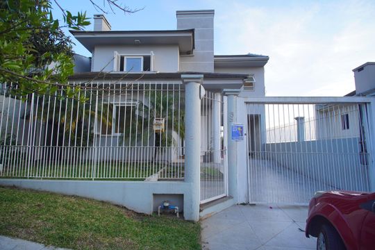 Fachada de casa para alugar com 3 quartos, 241m² em Hamburgo Velho, Novo Hamburgo