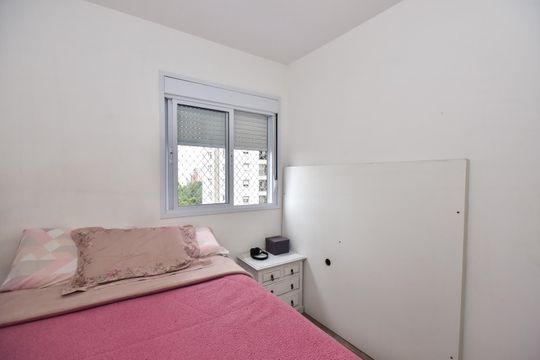 Quarto de apartamento à venda com 2 quartos, 64m² em Vila Suzana, São Paulo