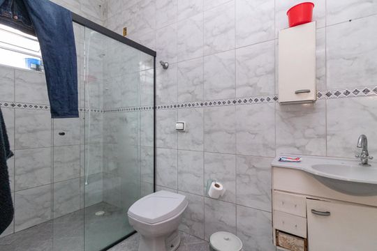 Banheiro 2 de casa à venda com 3 quartos, 100m² em Jardim Gonzaga, São Paulo